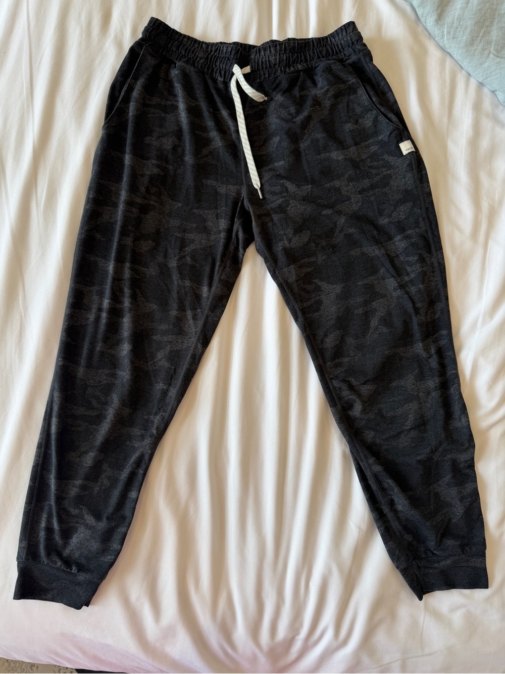 Vuori Performance Camo Jogger Size Med/reg